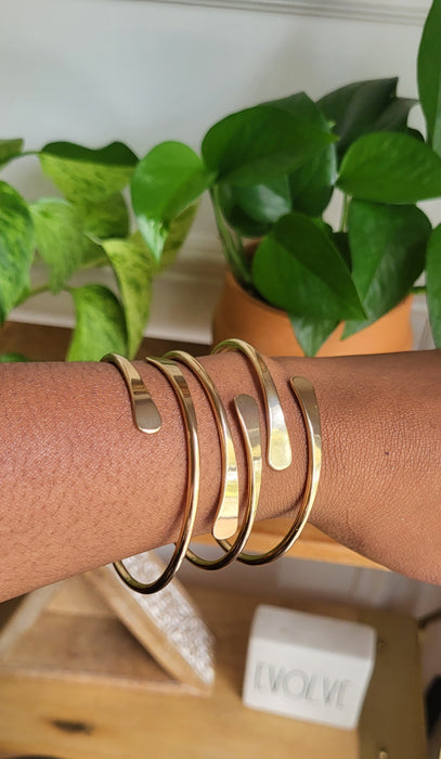 Bracelet en laiton avec spirale