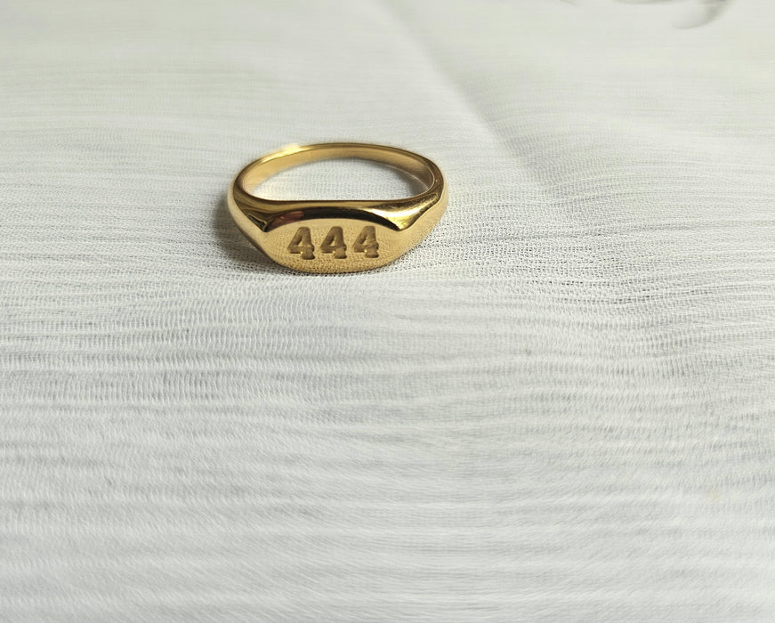 "444" Ring